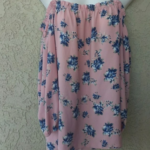 Paper crane cold shoulder flower top - Picture 3 of 7